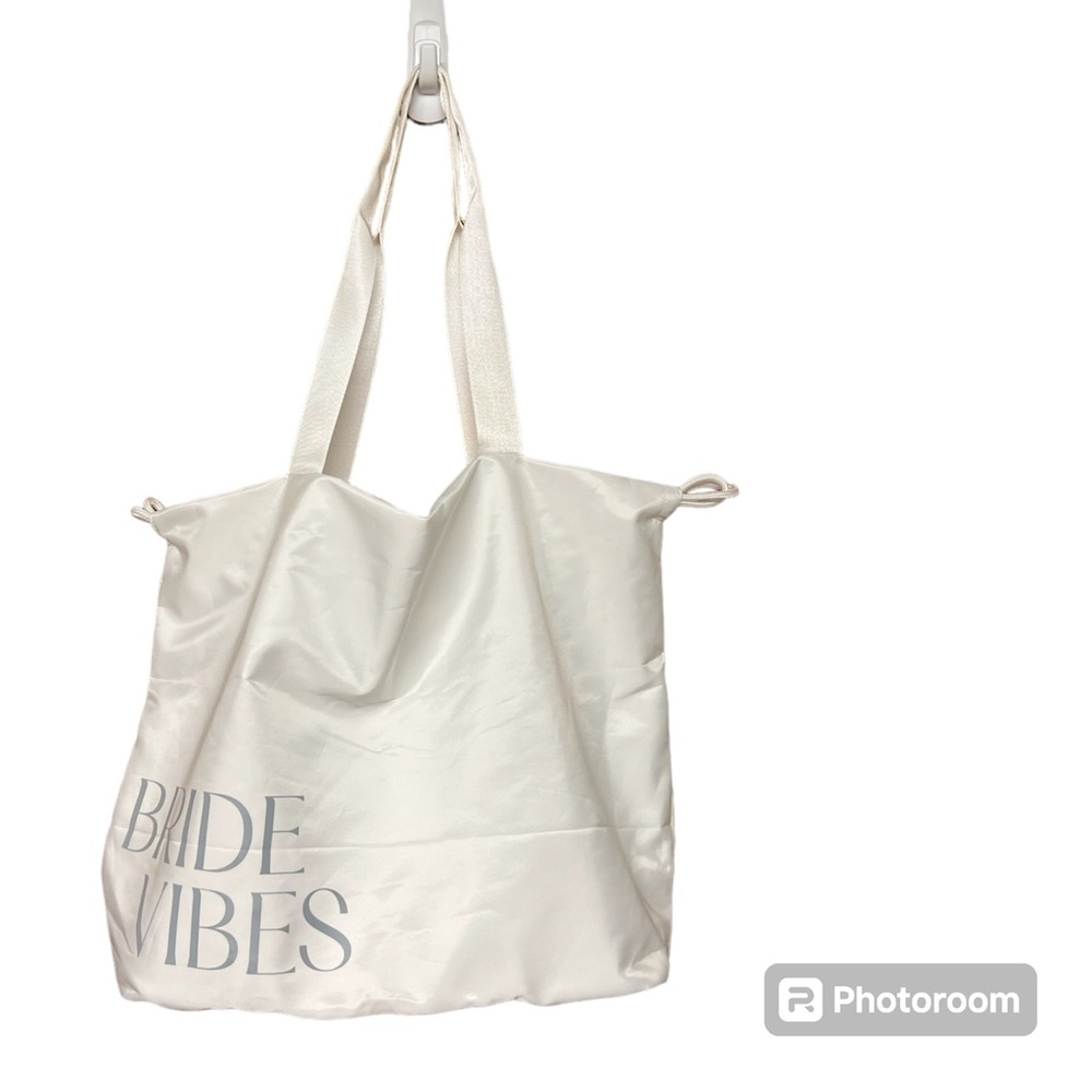 ⚪️”Bride Vibes” large sized tote bag with handles, NWOT⚪️